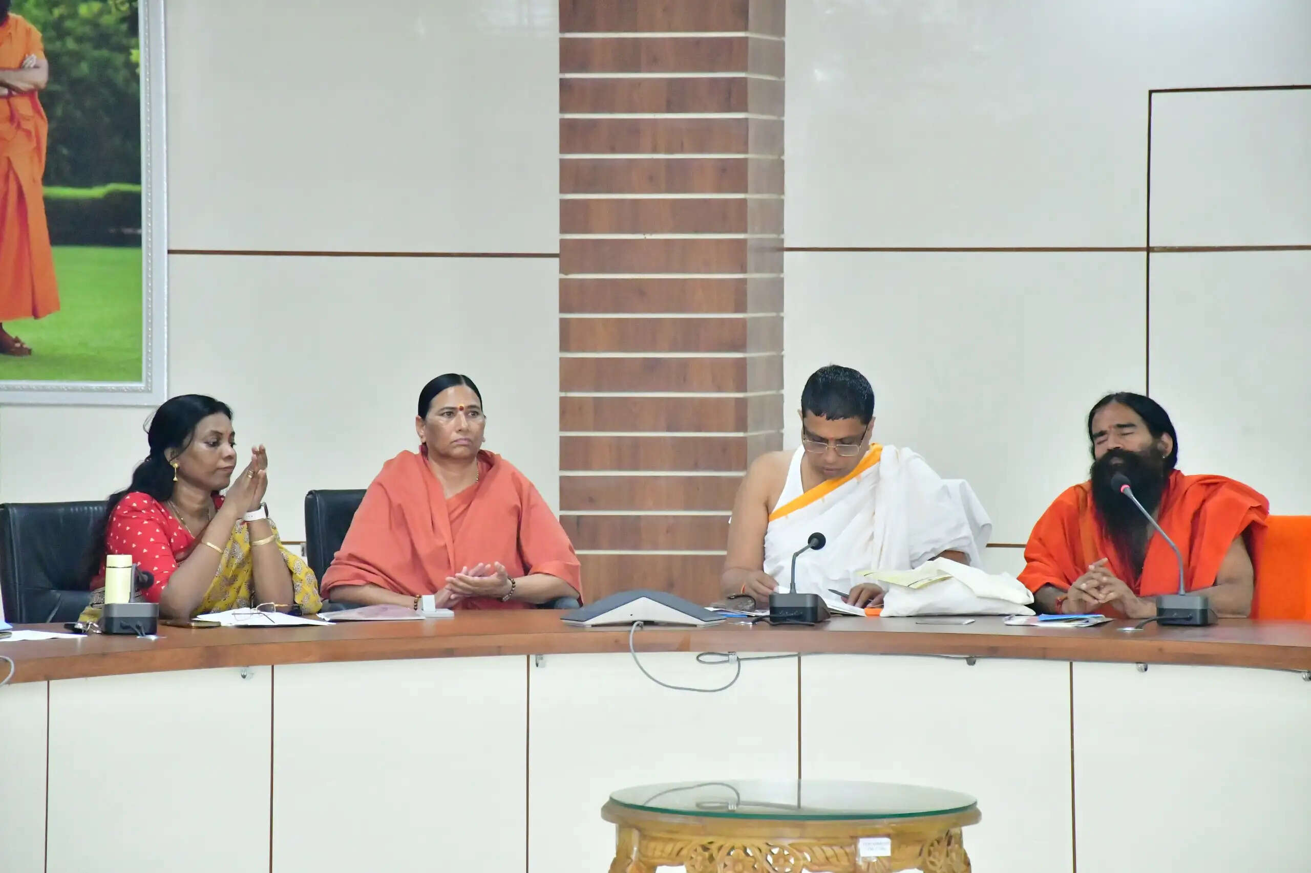 पतंजलि विवि में 29 से जुटेगा प्राच्यविद्या का महाकुंभ, तैयारियों को स्वामी रामदेव ने परखा