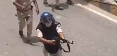 विपक्ष ने बिहार में छात्रों पर बर्बरता के लिए गृहमंत्री से की जवाबदेही की मांग