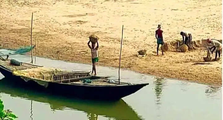 सालानपुर ब्लॉक में रेत संकट से राहत की उम्मीद, टेंडर प्रक्रिया शुरू होने से स्थानीय लोगों ने ली चैन की सांस