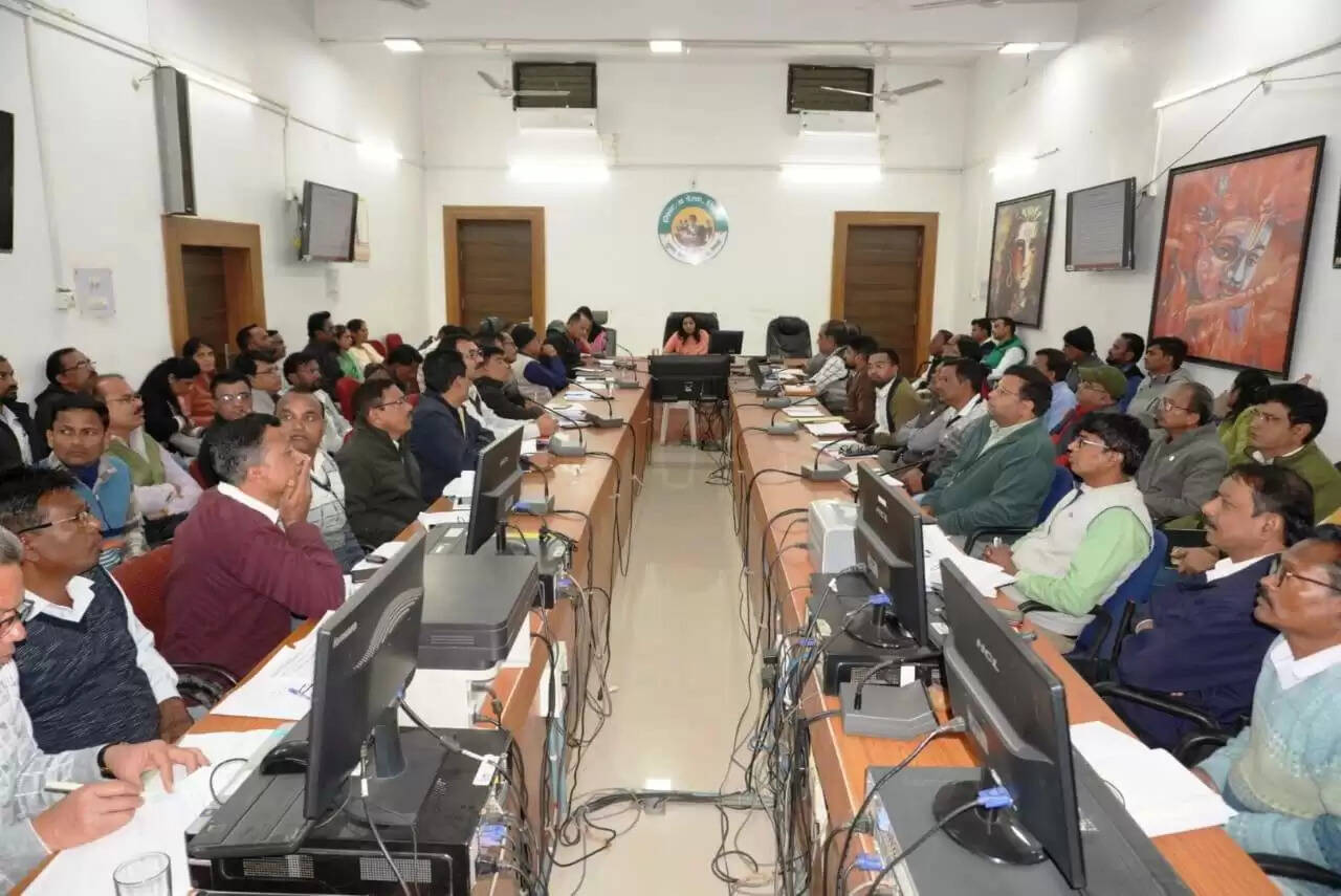 सिवनीः कलेक्टर पटले का बड़ा ऐक्शन—जिले की शिक्षा व्यवस्था पर कड़ी नजर, छात्रवास होंगे 100% भरे