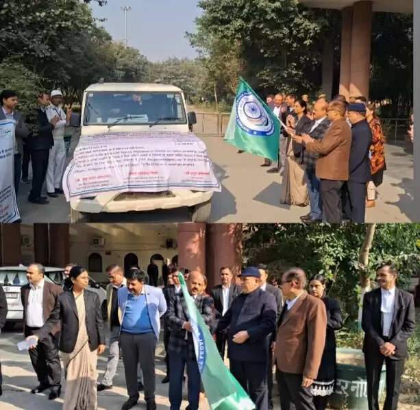 राष्ट्रीय लोक अदालत की सफलता के लिए जिला जज ने प्रचार वाहनों को किया रवाना