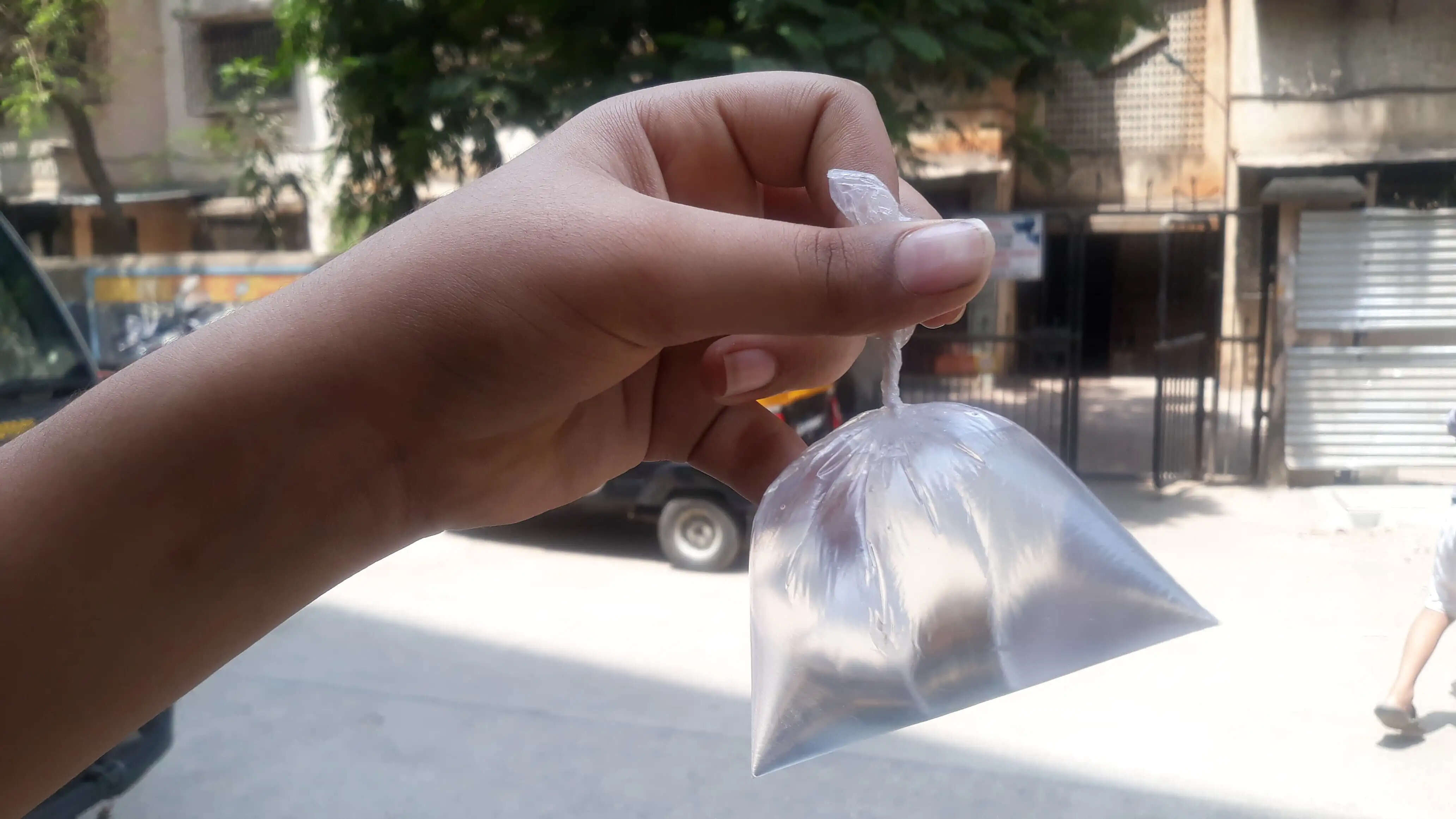 ठाणे में होली के गुब्बारों की मार से हादसे -डॉ प्रशांत पर्यावरणविद