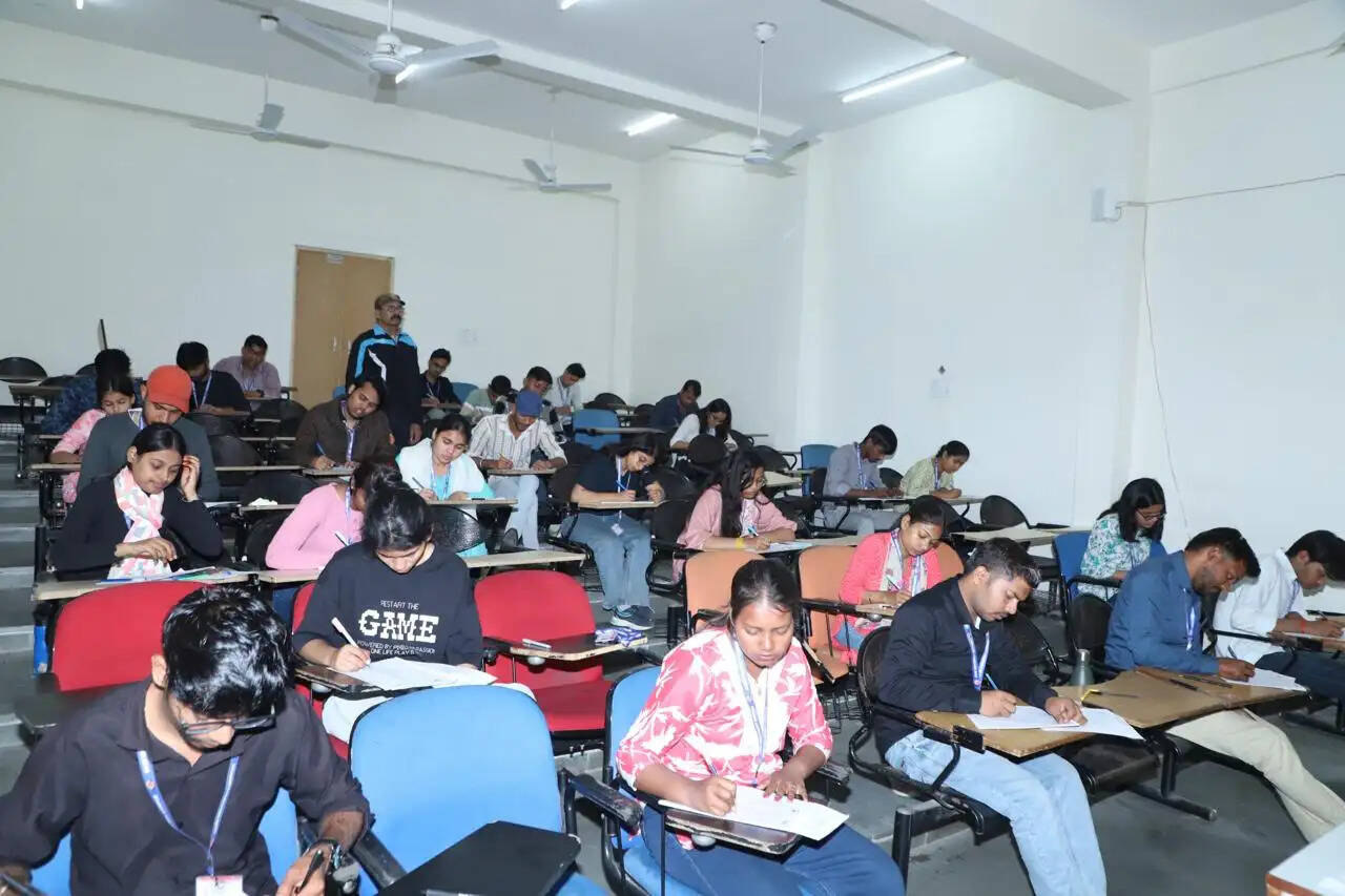 सीएसजेएमयू: बिना प्रवेश पत्र और नियमों के उल्लंघन पर सख्त कार्रवाई होगी, 02 मई से सम सेमेस्टर परीक्षा शुरू