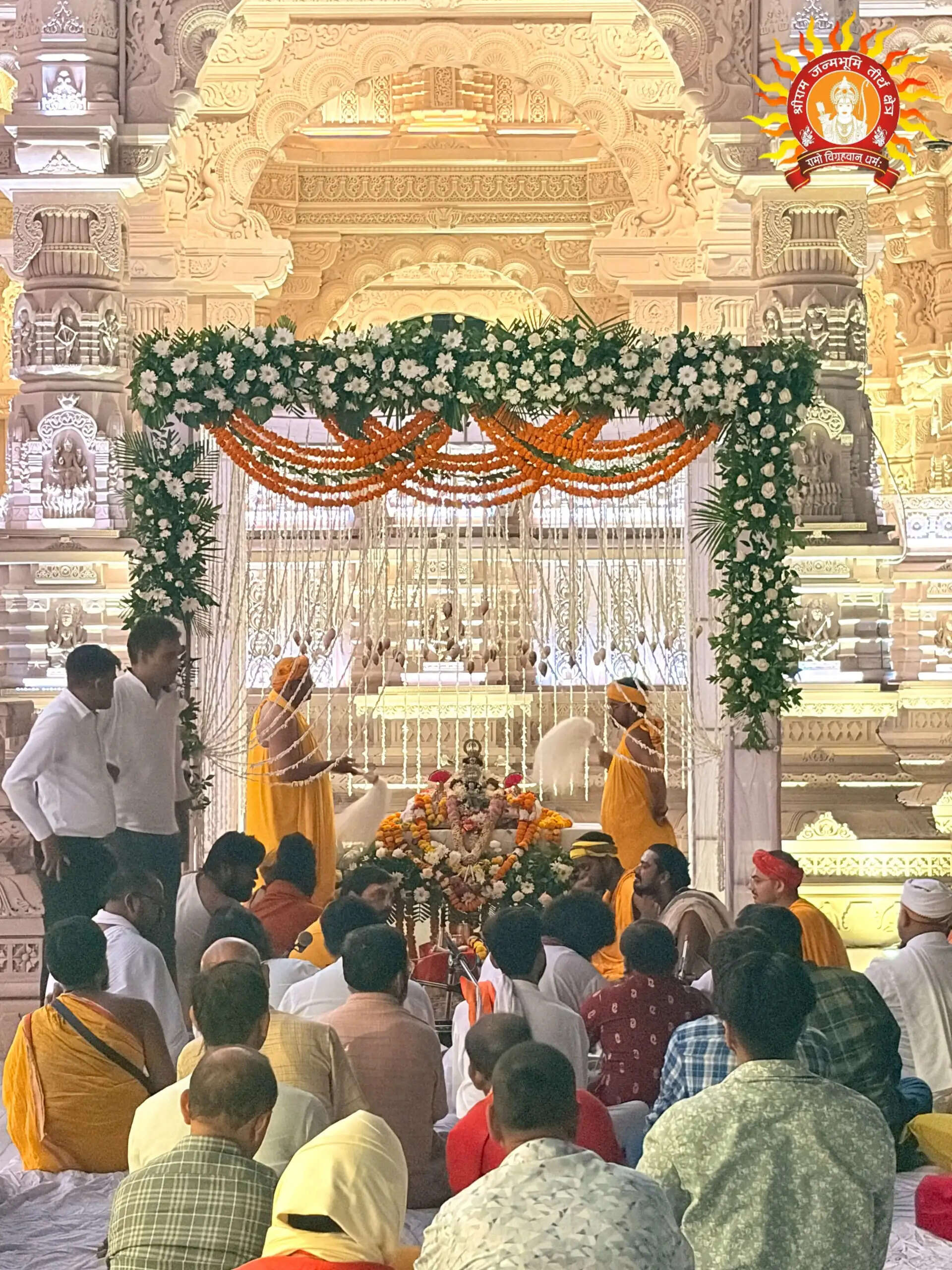 श्री राम जन्मभूमि मंदिर में शरद पूर्णिमा पर श्रीराम लला के उत्सव विग्रह का हुआ प्रांगण में पूजन