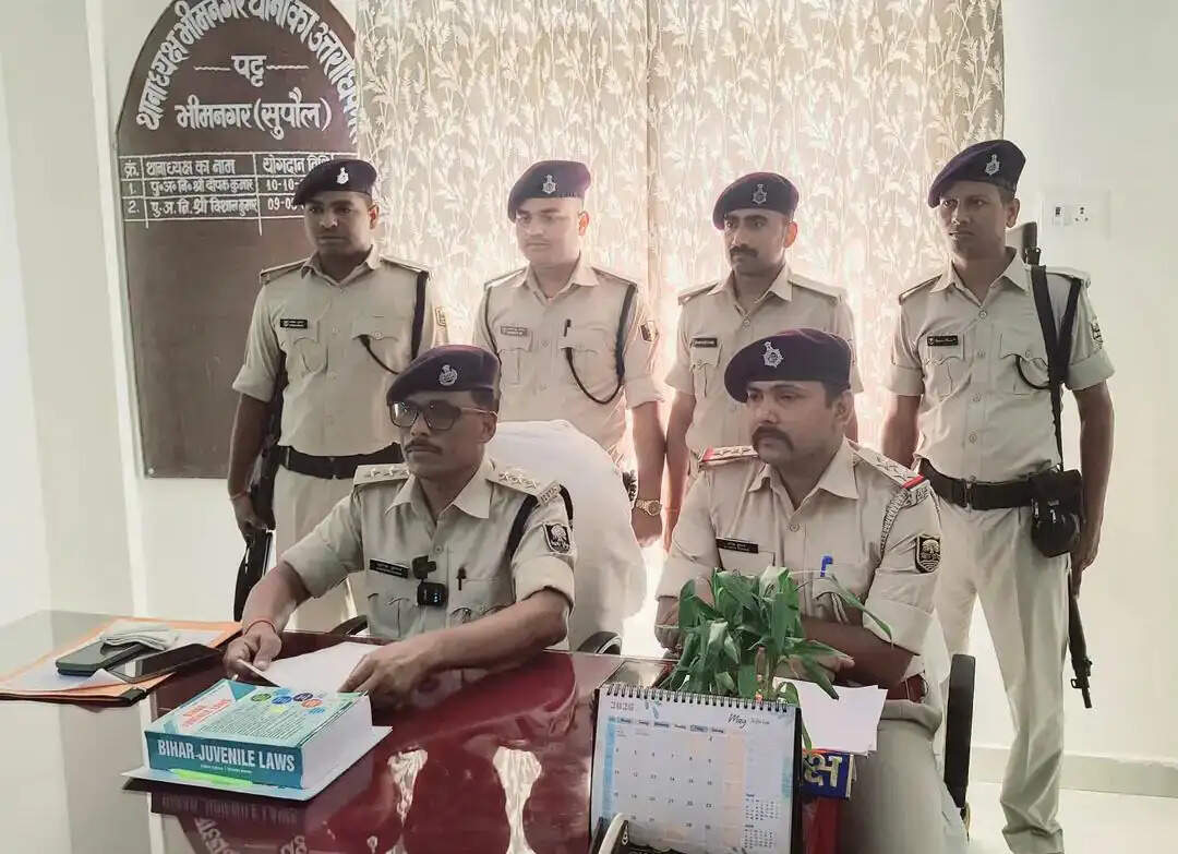 रानीगंज स्पर के पास 342 किलो गांजा बरामद, तस्कर पुलिस को चकमा देकर फरार