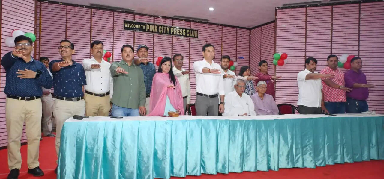 पिंकसिटी प्रेस क्लब की नई कार्यकारिणी ने ली शपथ