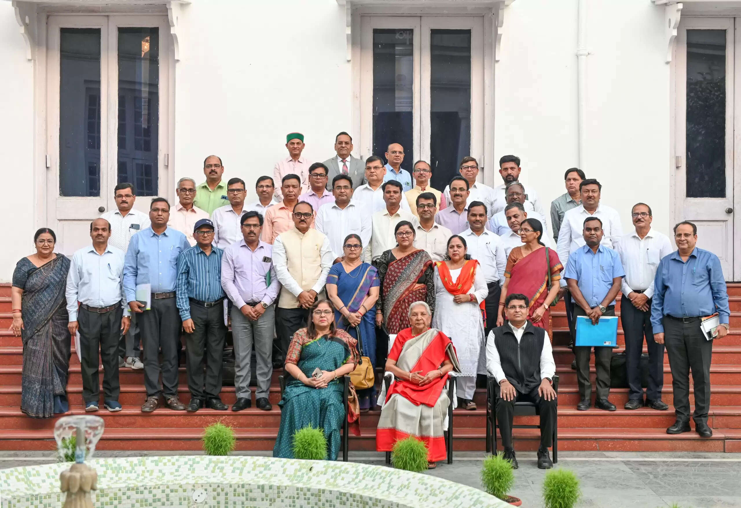 कुलाधिपति के समक्ष महाविद्यालयों का प्रस्तुतीकरण, गुणवत्तापूर्ण व रोजगारपरक शिक्षा पर जोर