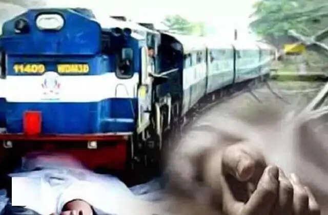 औरैया : फफूंद रेलवे स्टेशन पर ट्रेन से कटकर अधेड़ की मौत