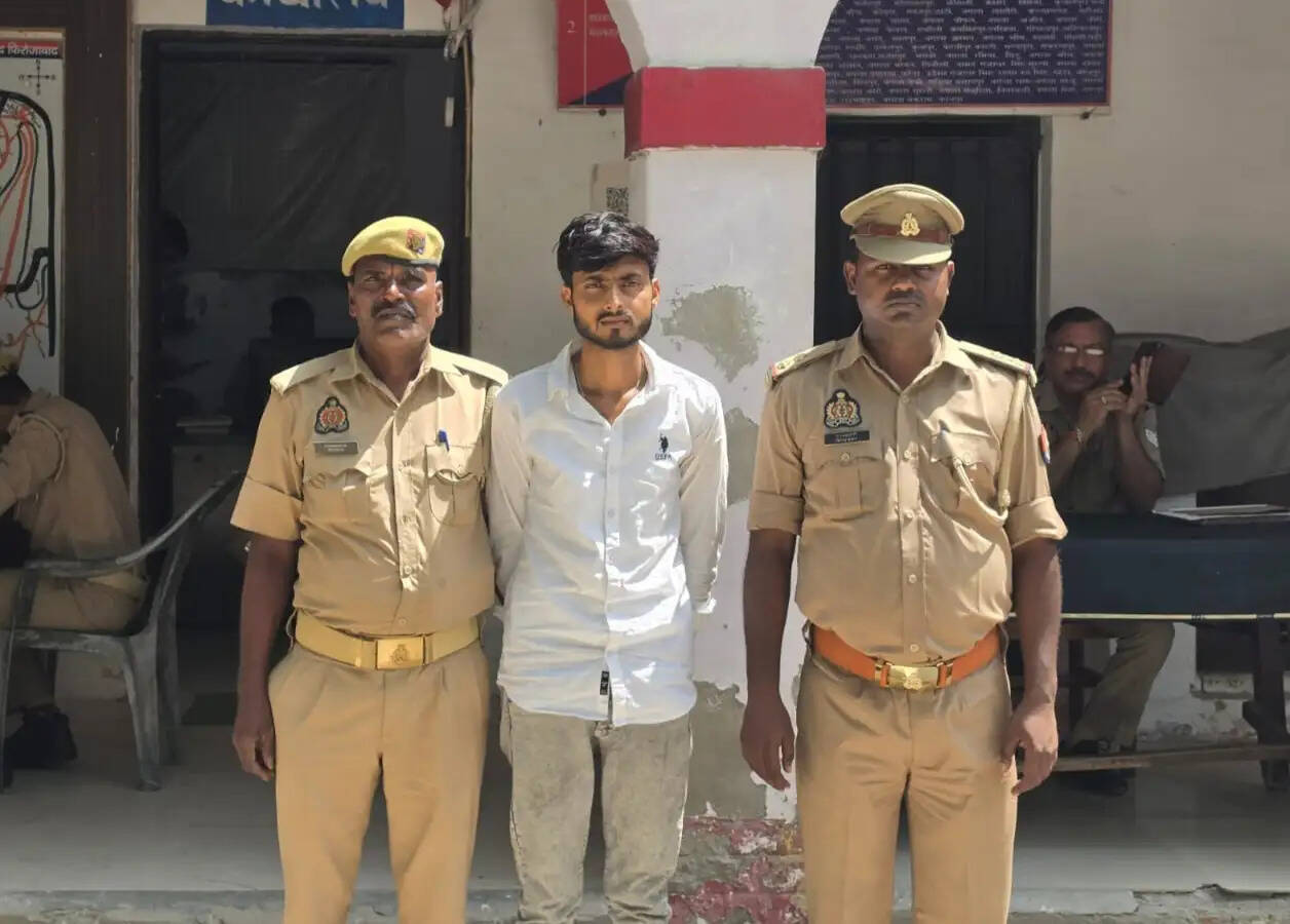 घर में घुसकर जानलेवा हमला और फायरिंग का एक आरोपित गिरफ्तार