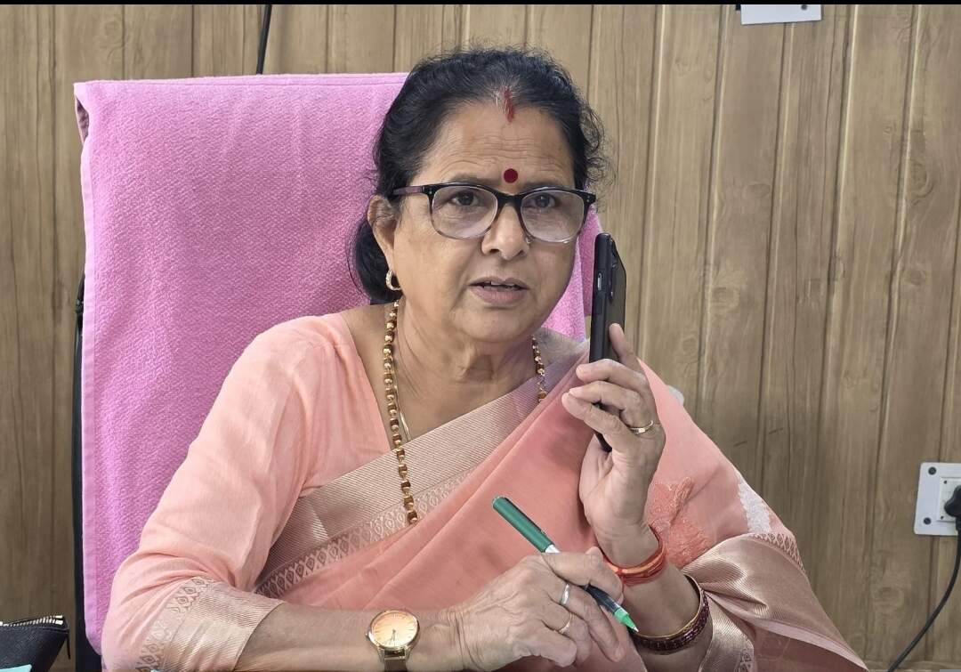 कार में महिला डाॅक्टर के शव मिलने का राज्य महिला आयाेग ने लिया संज्ञान, निष्पक्ष जांच के दिए आदेश