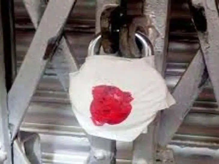 बिना लाइसेंस चलता मिला क्लीनिक, रिपोर्ट दर्ज