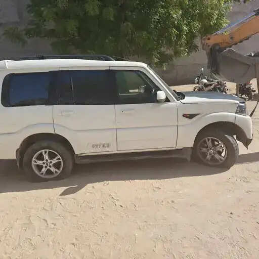 नाकाबंदी तोड़कर भागी स्कॉर्पियो से 419 किलो डोडा पोस्त बरामद, टायर पंक्चर होने के बाद भी दौड़ाते रहे तस्कर