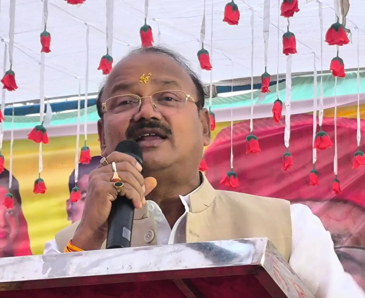 अनूपपुर: ईद पर एक-दूसरे के गले मिले, मांगी गई अमन चैन की दुआ, राज्य मंत्री ने दी मुबारकबाद