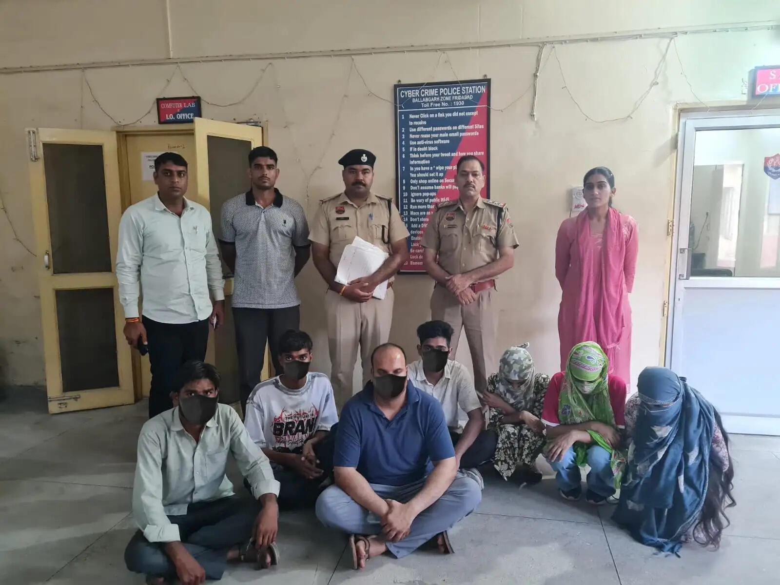 फरीदाबाद : साइबर ठगी के दो मामलों में तीन महिलाओं सहित सात आरोपी गिरफ्तार