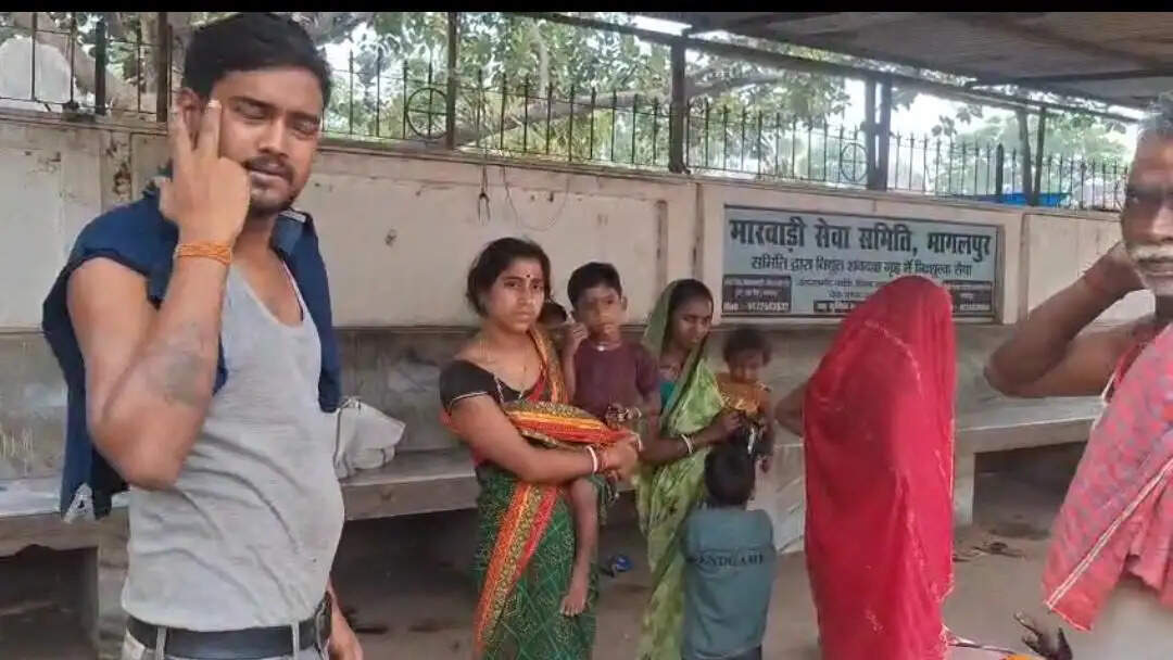 सड़क दुघर्टना में युवक की मौत, एक गंभीर रूप से घायल