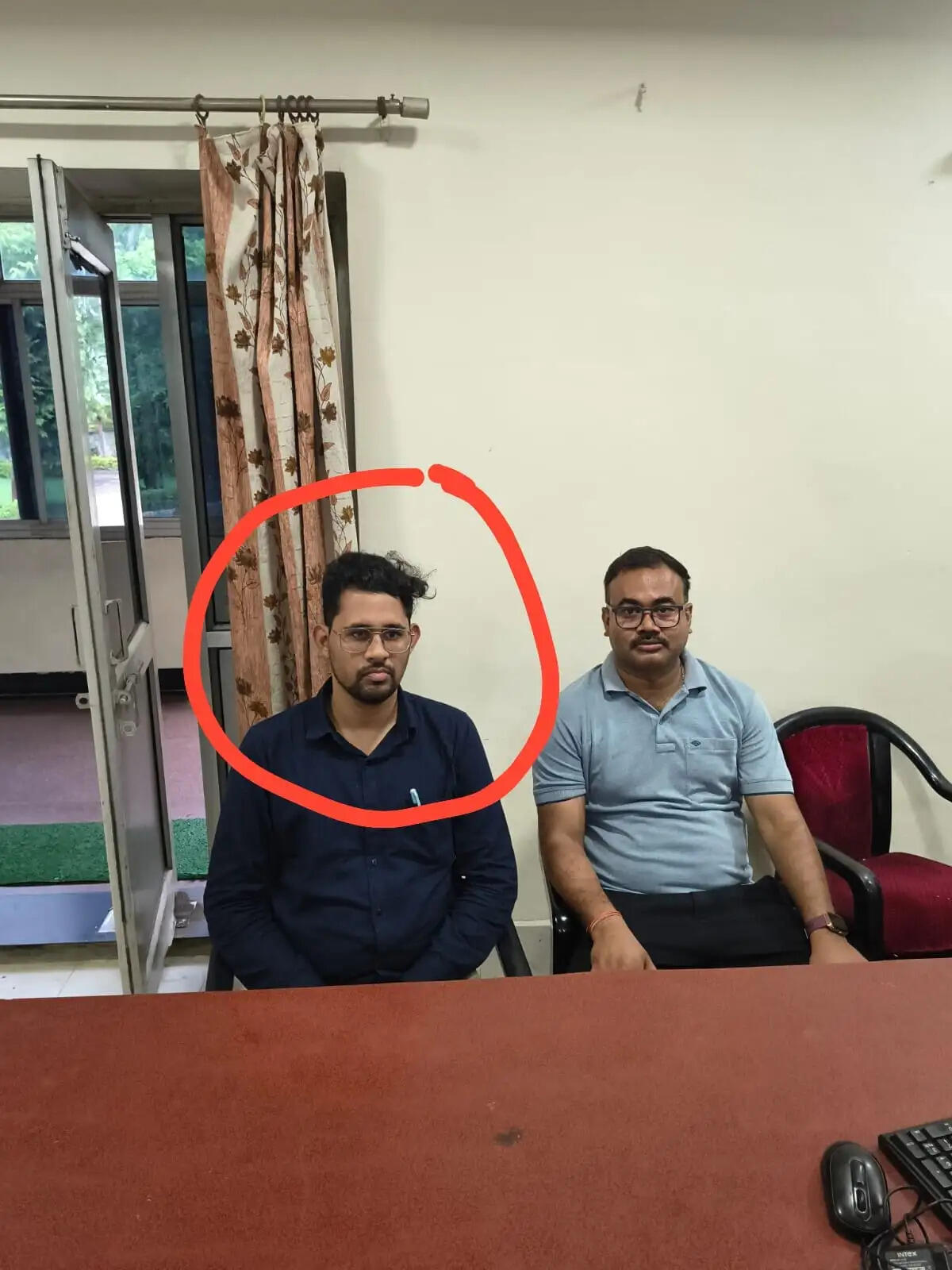 जबलपुर : पनागर नगर परिषद के उपयंत्री और सहायक 40 हजार रुपये रिश्वत लेते गिरफ्तार