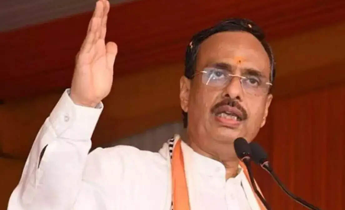 धार्मिक शिक्षा के मसले पर हिंदुओं के संचालित शिक्षण संस्थानों को मिले अल्पसंख्यक संस्थानों की तरह अधिकार : डॉ दिनेश शर्मा