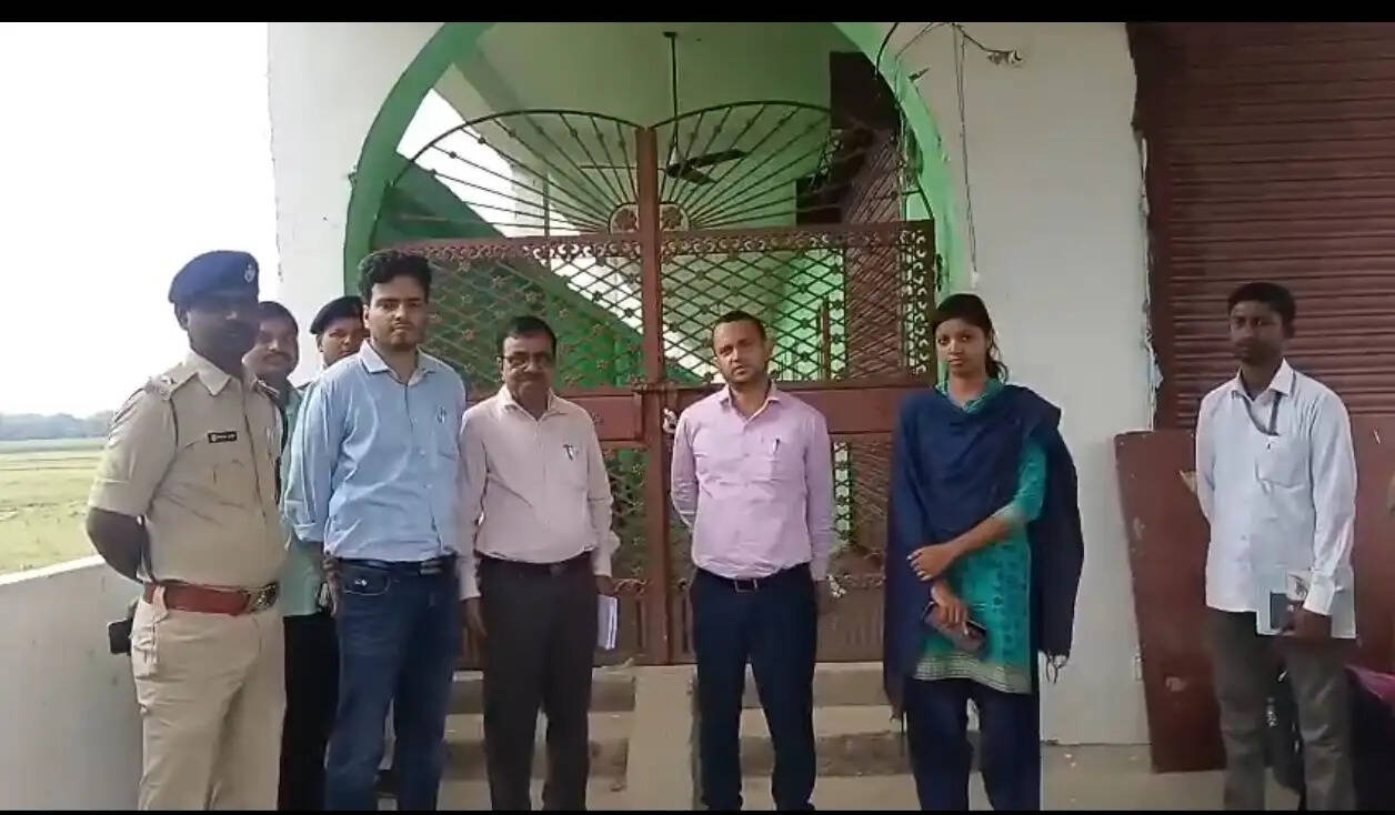 अवैध रूप से संचालित निजी अस्पताल पर छापेमारी, कांड दर्ज