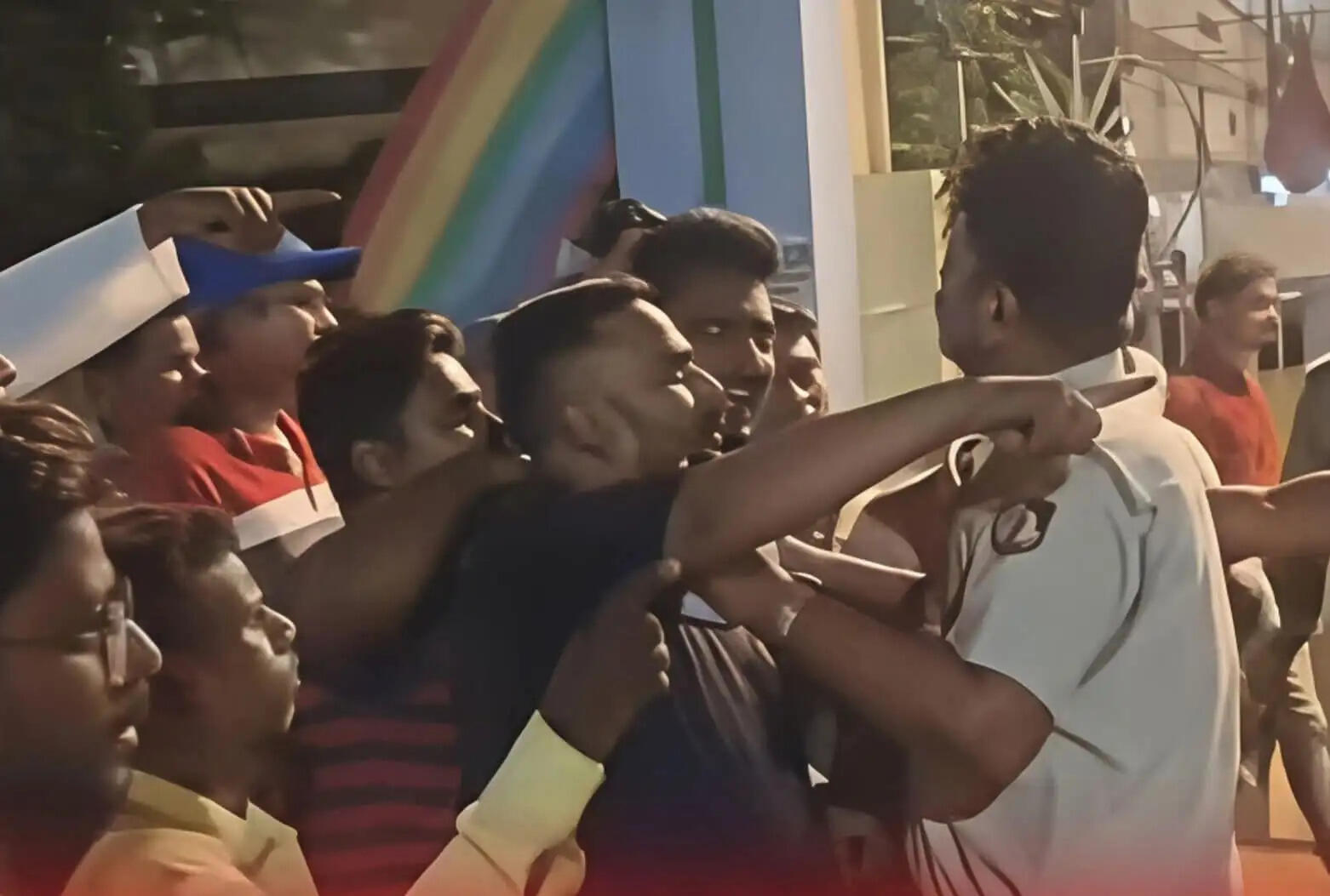 मेदिनीपुर में स्ट्रांग रूम के बाहर देर रात हंगामा, पुलिस ने संभाला मोर्चा