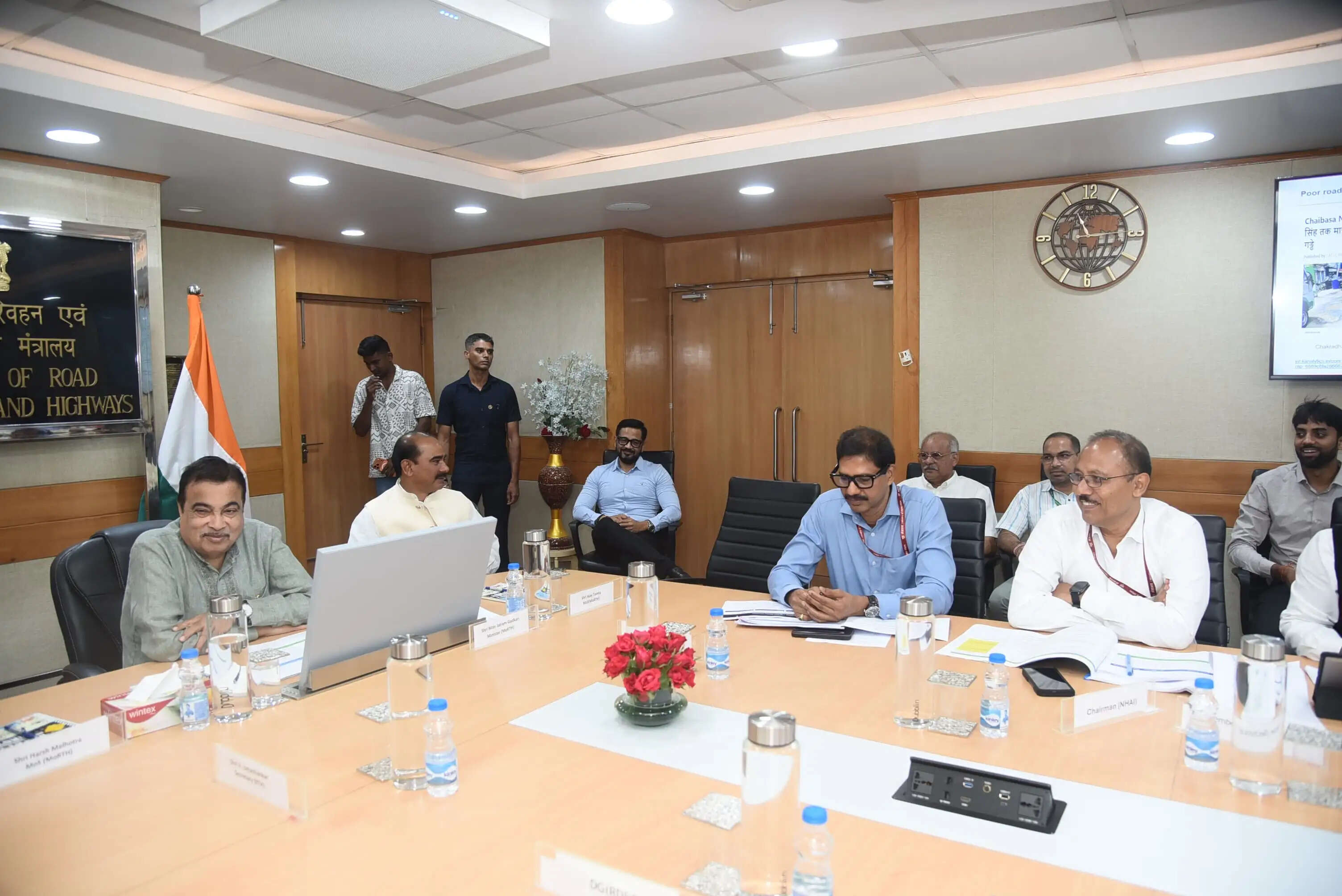 झारखंड के 3,245 किमी लंबे राष्ट्रीय राजमार्गों की समीक्षा, नितिन गडकरी ने गुणवत्ता और मानसून तैयारियों पर दिया जोर