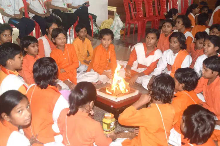 गुरुकुल कांगड़ी में 200 आर्य वीरों का उपनयन संस्कार