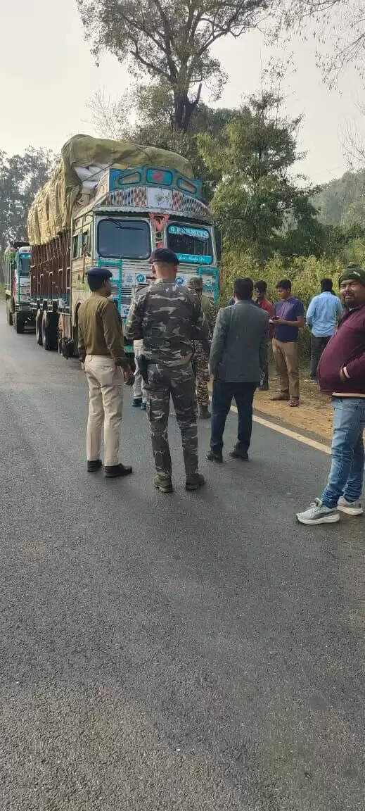 वाहन जांच में 72,650 रुपये जुर्माना, पांच वाहन जब्त