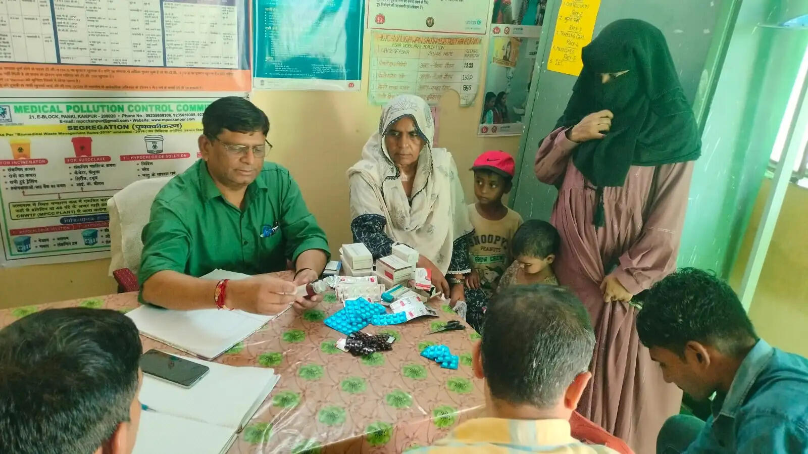 डेंगू मरीज मिलने के बाद मेडिकल काॅलेज में जांच और रोकथाम अभियान तेज : डॉ. हरि दत्त नेमी