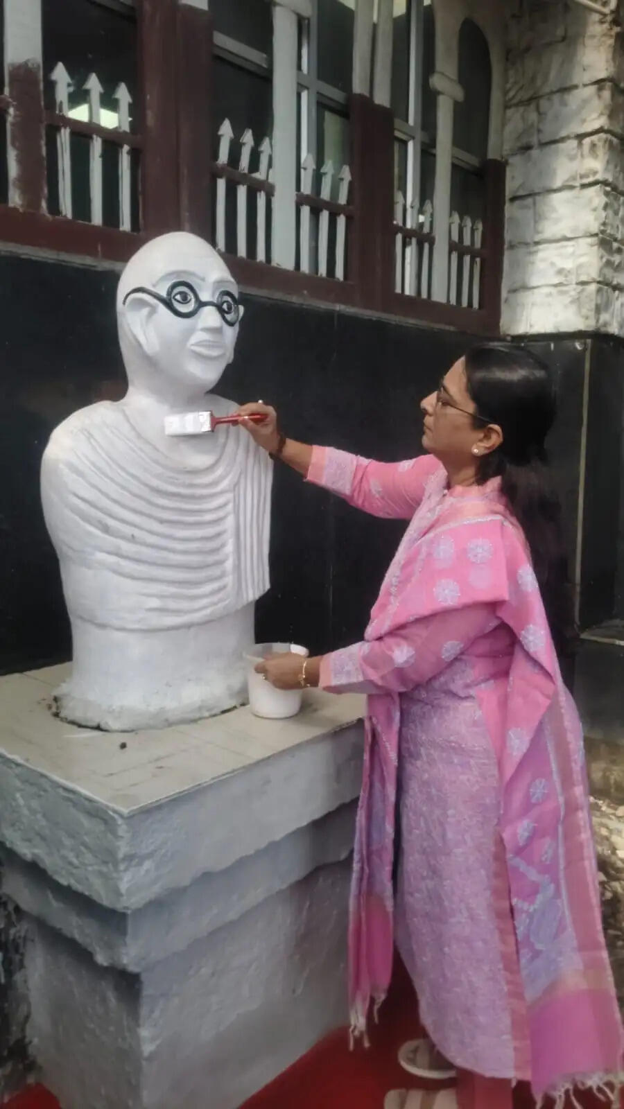 मंडल रेल प्रबंधक ने हरिद्वार स्टेशन पर श्रमदान कर अर्ध कुम्भ-2027 की तैयारियों का लिया जायजा