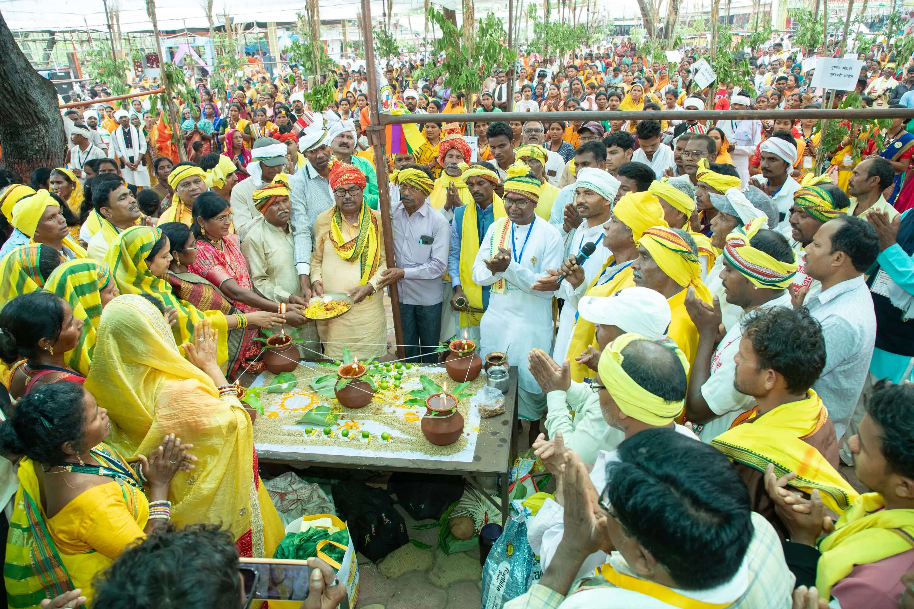 65 जोड़ों का सामूहिक विवाह, गोंडी परंपरा ‘पेन’ से सजी अनूठी मिसाल