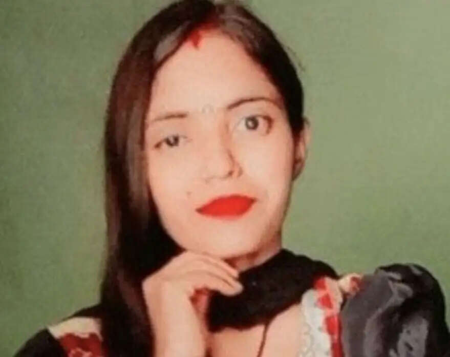 प्रसव के दौरान महिला की हुई मौत मामले में लापरवाही पाए जाने पर अस्पताल सील
