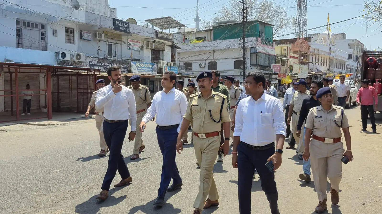 जबलपुरः शहर को व्यवस्थित और सुंदर बनाने की दिशा में महाअभियान, अवैध निर्माण और अतिक्रमण पर सख्ती