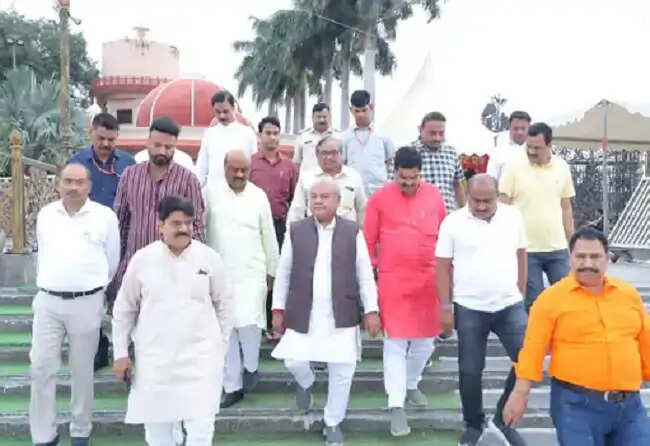 मप्रः विधानसभा अध्यक्ष तोमर ने किए भगवान महाकाल के दर्शन