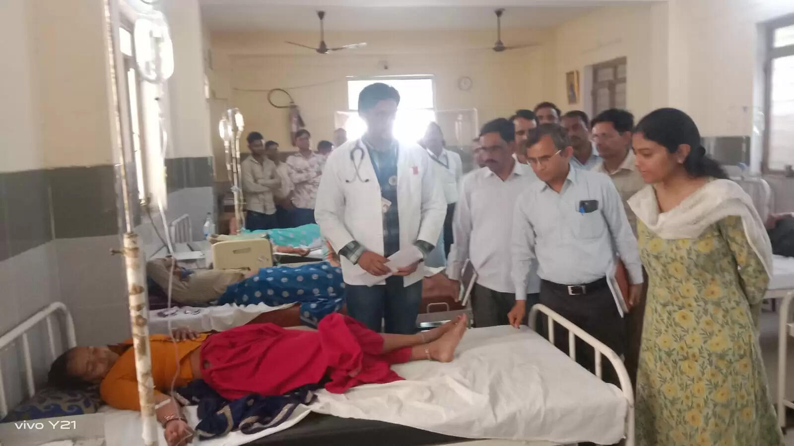 राजगढ़-रैणी क्षेत्र में कलेक्टर का निरीक्षण, स्वास्थ्य, शिक्षा और जल संरक्षण कार्यों पर दिया जोर