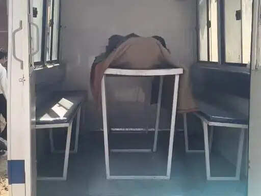 अनूपपुर: फंदे पर झूलते मिला युवक का शव, खिड़की काटकर निकाला