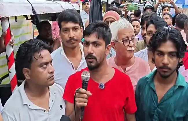 भांगड़ कॉलेज में पुलिस लाठीचार्ज के आरोप को लेकर डीवाईएफआई का विरोध मार्च