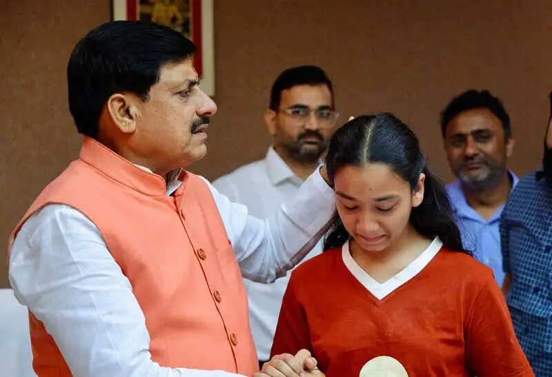 मासूम बच्चों-अव्यक्त और प्रेक्षा के परिजनों के साथ है सरकार : मुख्यमंत्री डॉ. यादव