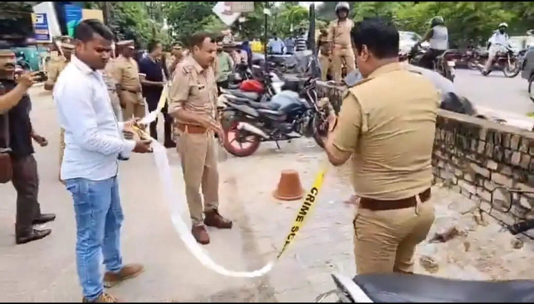 लखनऊ : महिला बैंक कर्मचारी की गोली मारकर हत्या