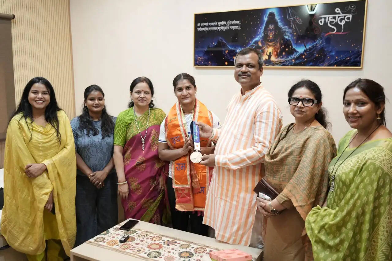इतिहास रचकर लौटीं सुचिका तारियाल का अभाविप कार्यालय पर हुआ भव्य स्वागत