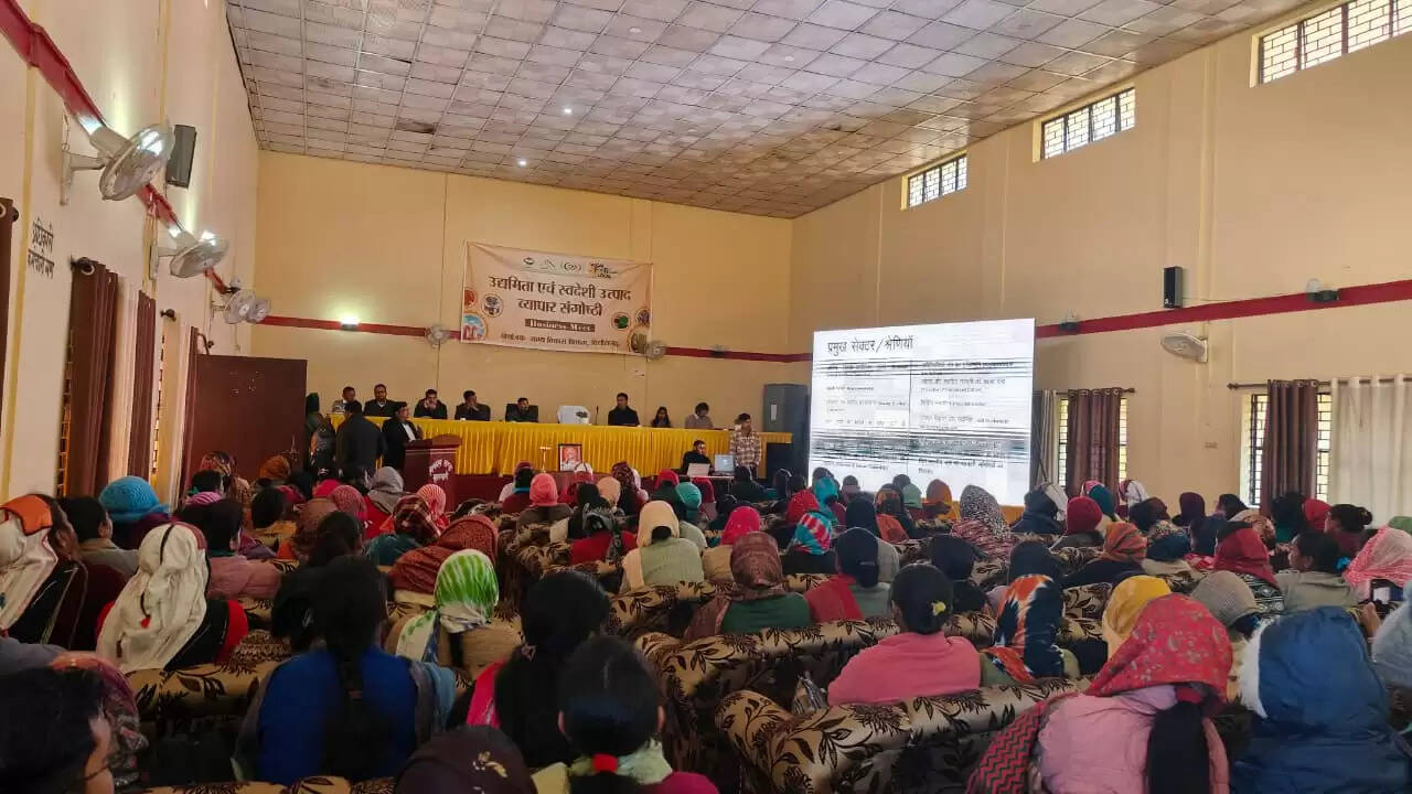 मुनस्यारी ब्लॉक में ग्रामोत्थान परियोजना द्वार एक दिवसीय बायर–सेलर मीट