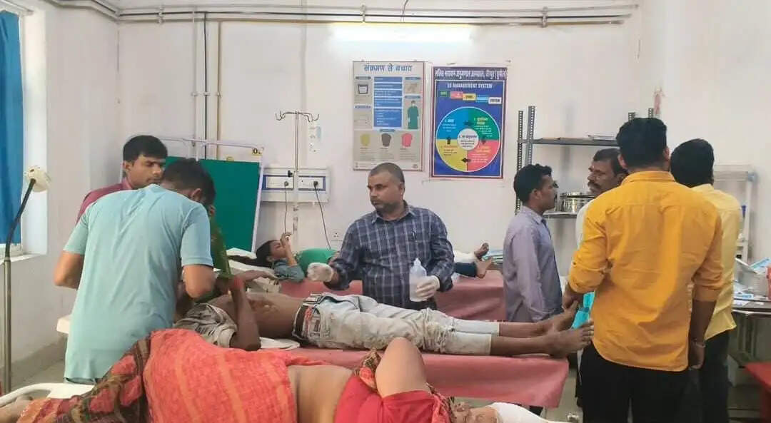 नशे में धुत्त बाइक सवार ने कोचिंग जा रही दो छात्राओं को मारी टक्कर, चार लोग घायल