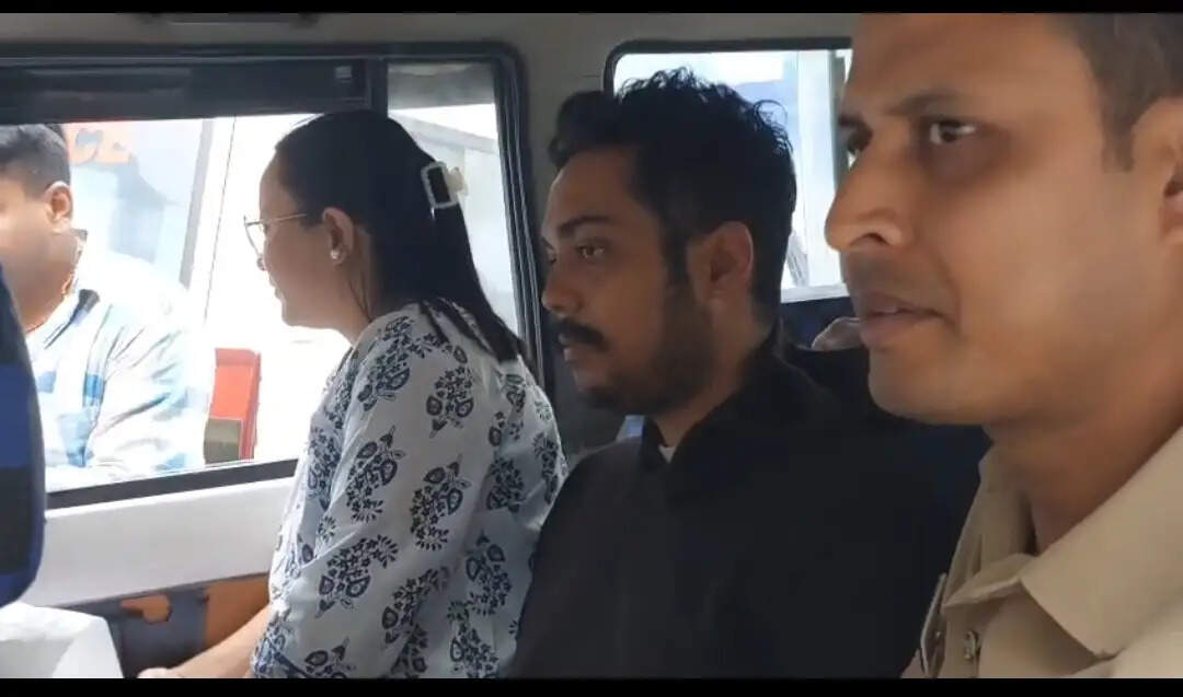 महिलाओं से छेड़छाड़ के आरोप में युवक गिरफ्तार