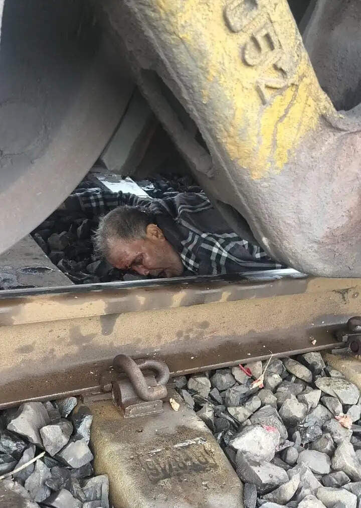 दमोह में एक ही परिवार के तीन लोगों की मौत, अलग-अलग रेलवे ट्रैक पर मिले शव