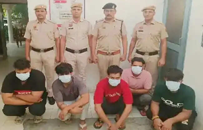 सोनीपत: बीमा पॉलिसी के नाम पर छह लाख का फर्जी लोन लेकर ठगी, पांच गिरफ्तार
