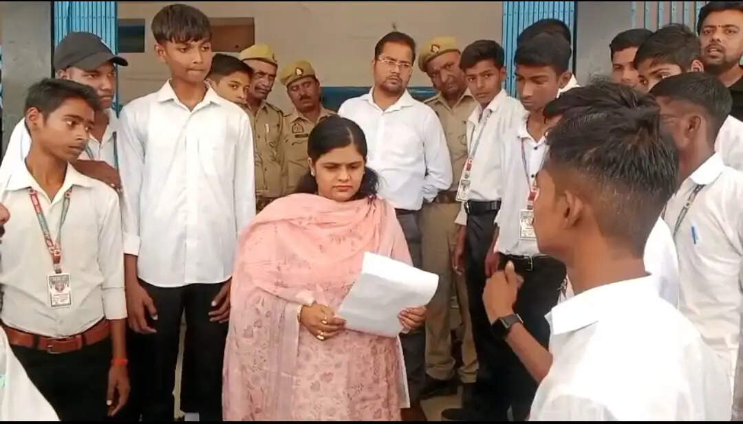 नीट पेपर लीक पर जताई नाराजगी, प्रधानमंत्री को भेजा ज्ञापन