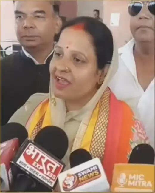 अजमेर मेयर पद के लिए भाजपा से अनामिका शर्मा ने दाखिल किया नामांकन
