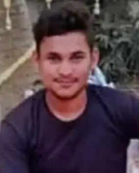 किशोरी को मौत का जिम्मेदार ठहराकर युवक ने ट्रेन से कटकर दी जान
