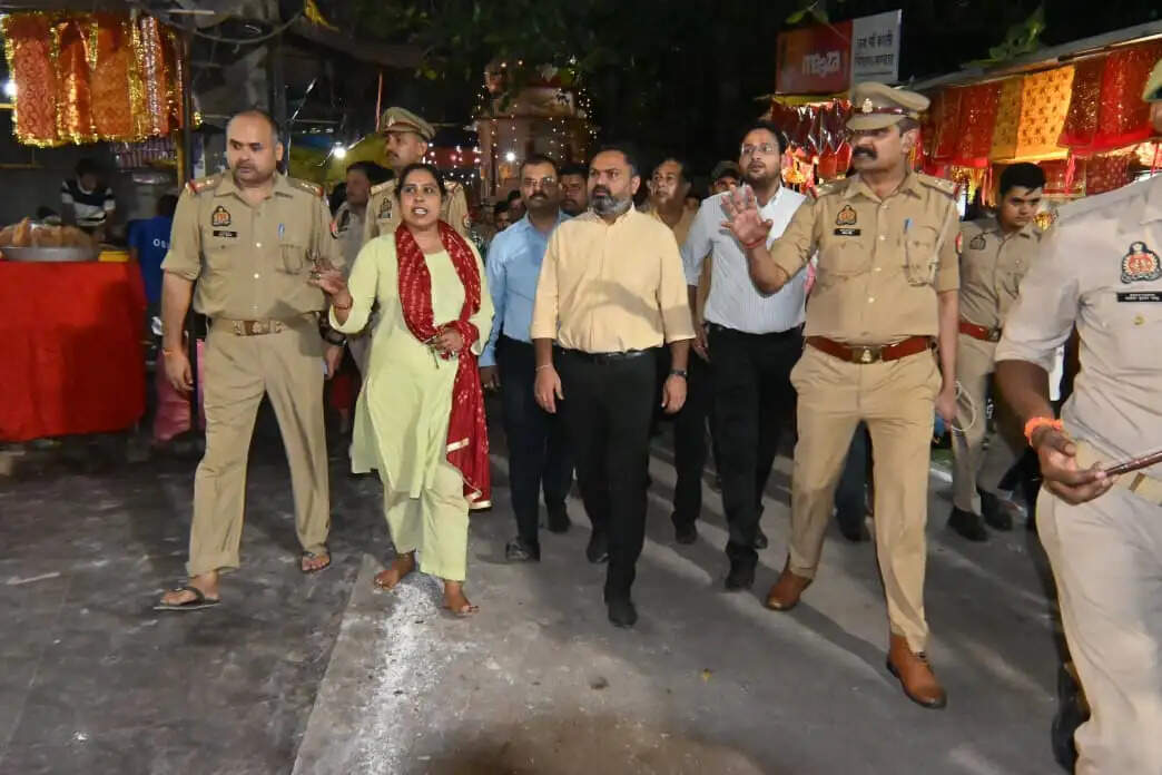 मंदिरों में श्रद्धालुओं काे न हाे किसी प्रकार की असुविधा : जिलाधिकारी