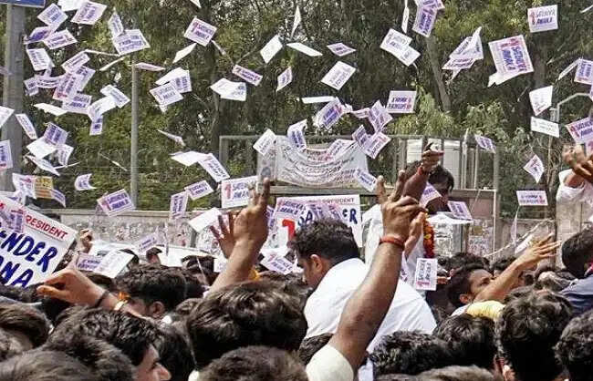 डूसू चुनाव शांतिपूर्ण करवाने के लिए डीयू प्रशासन सख्त, छह सौ सीसीटीवी कैमरों से हो रही है निगरानी