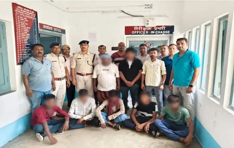 दो मानव तस्कर गिरफ्तार, पांच नाबालिग मुक्त