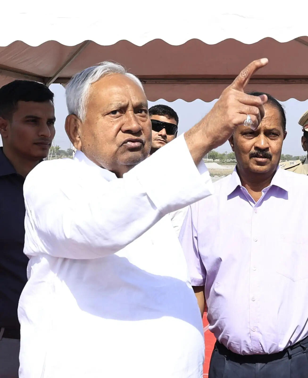 मुख्यमंत्री ने पटना-बेतिया एक्सप्रेसवे के निर्माण कार्य का किया निरीक्षण,परियोजना में तेजी लाने के दिए निर्देश